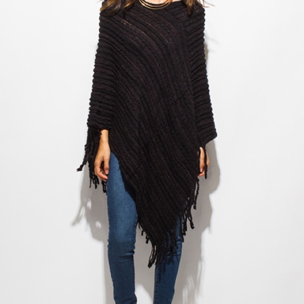 👠BLACK FRINGE PONCHO